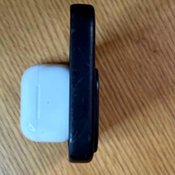 Apple FineWoven Case - Picture 7 of 11